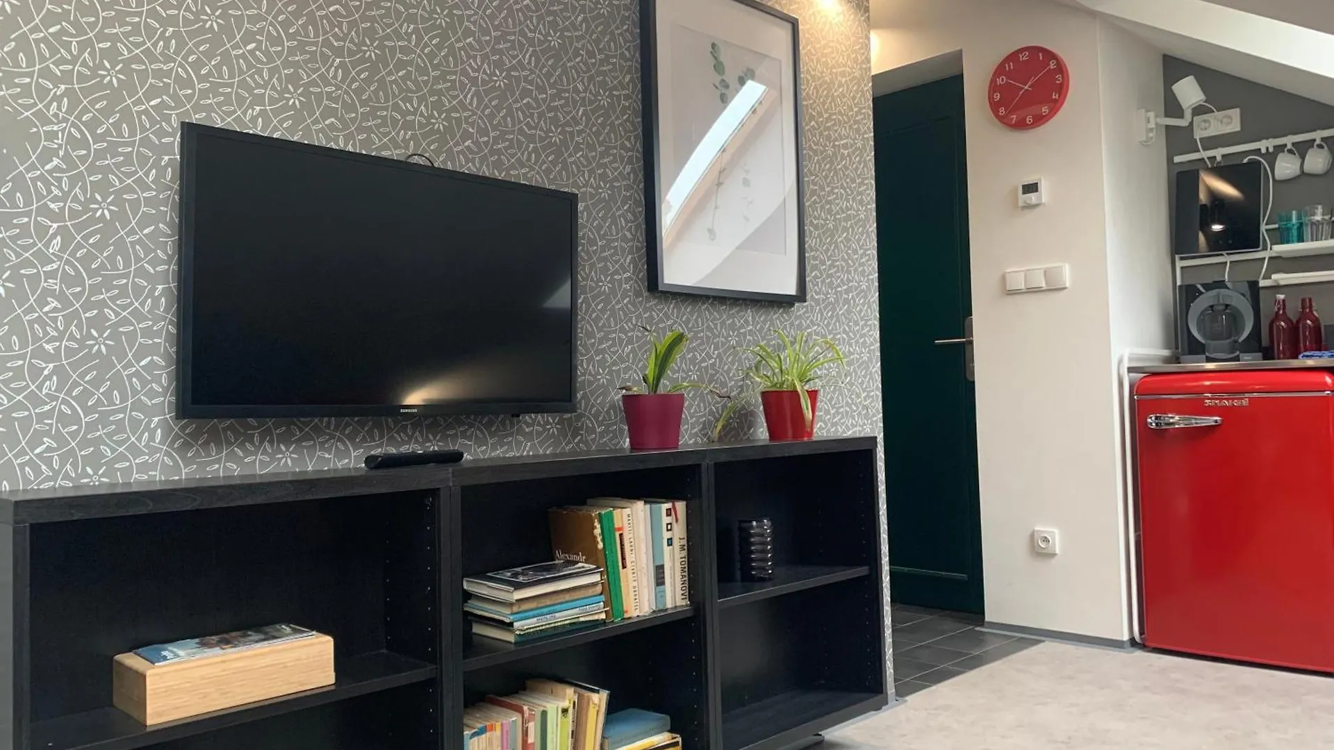 Cozy Friendly Place With Free Parking Prag Apartment